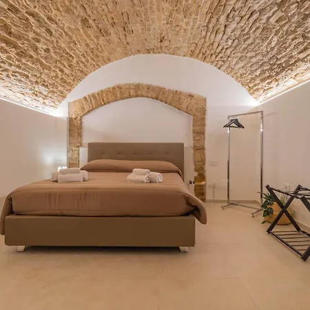 Trajetta - ¤ Through History&music ¤ Apartment